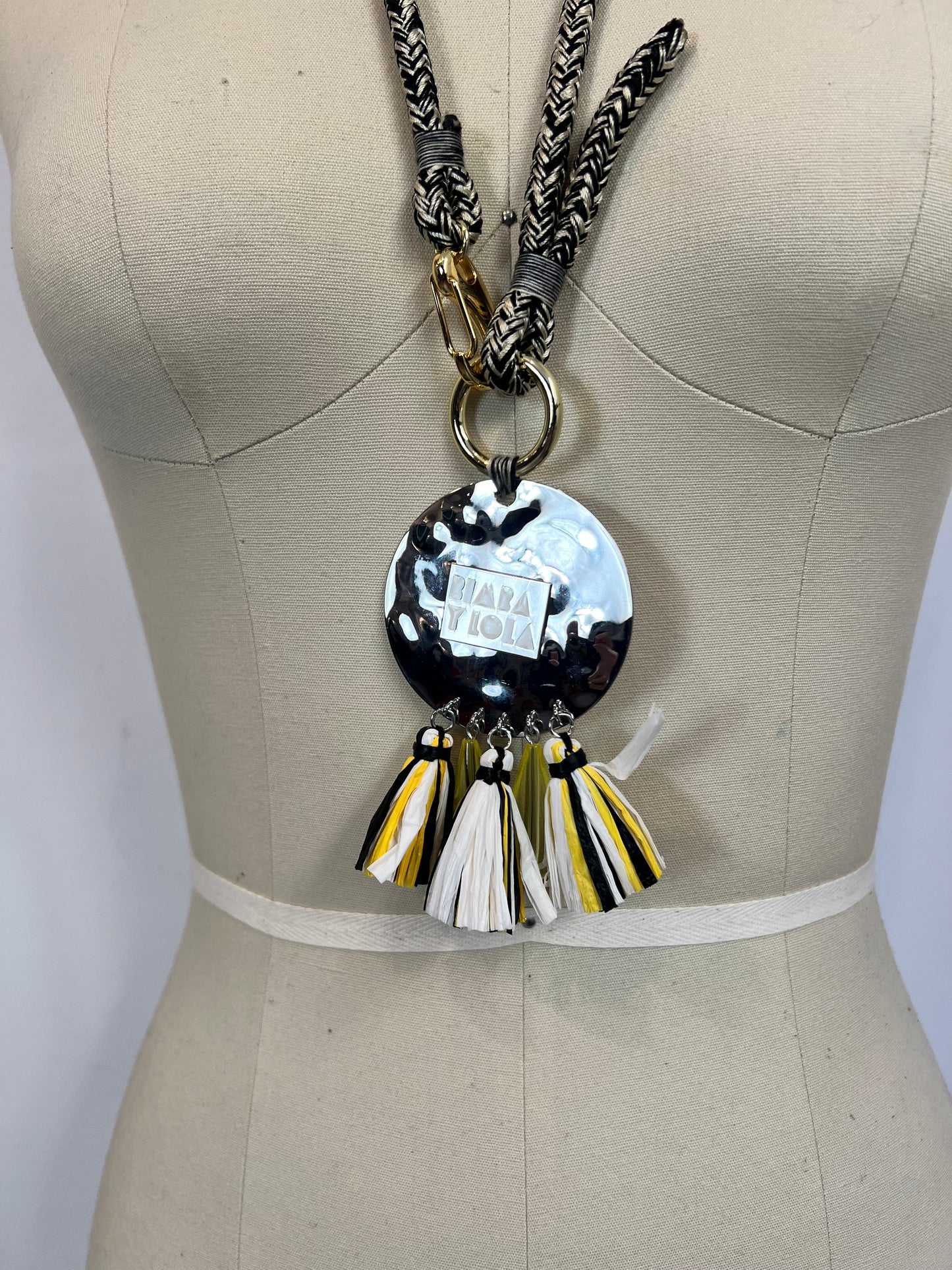 BIMBA Y LOLA. Colgante cuerda