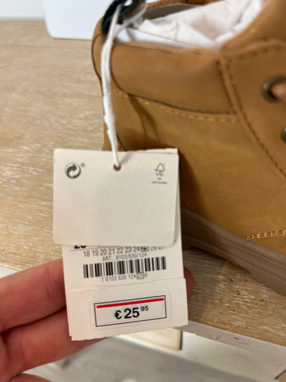 ZARA. Botas camel cordones. T 25