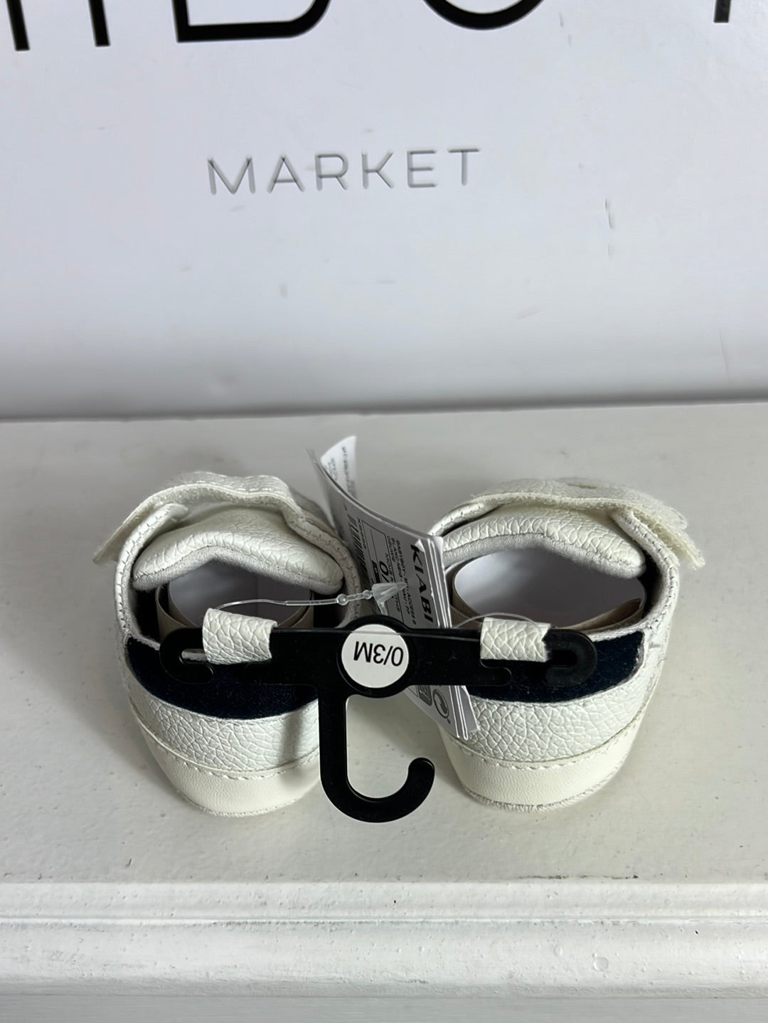 KIABI. Soft-soled Velcro shoe. Size 0-3