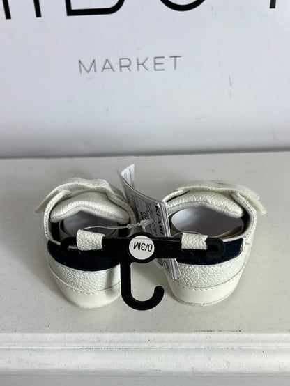 KIABI. Soft-soled Velcro shoe. Size 0-3