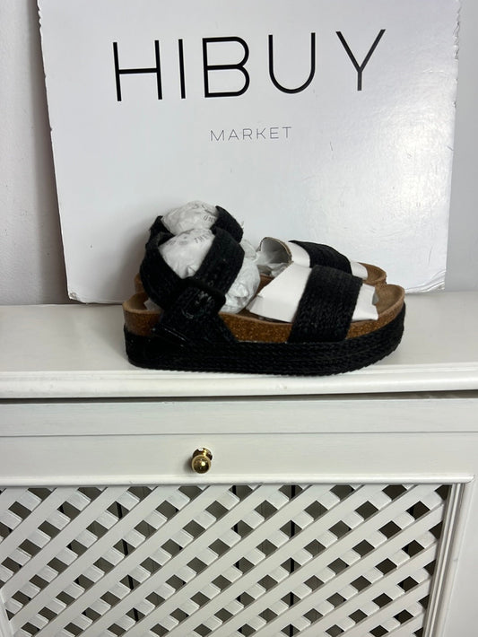 XTI. Plataformas doble textura negras. T37