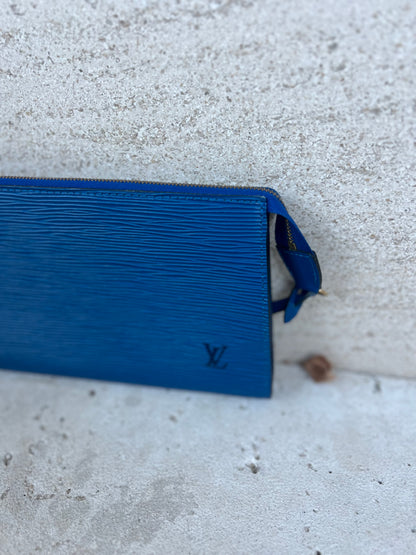 LOUIS VUITTON. Blue leather clutch bag