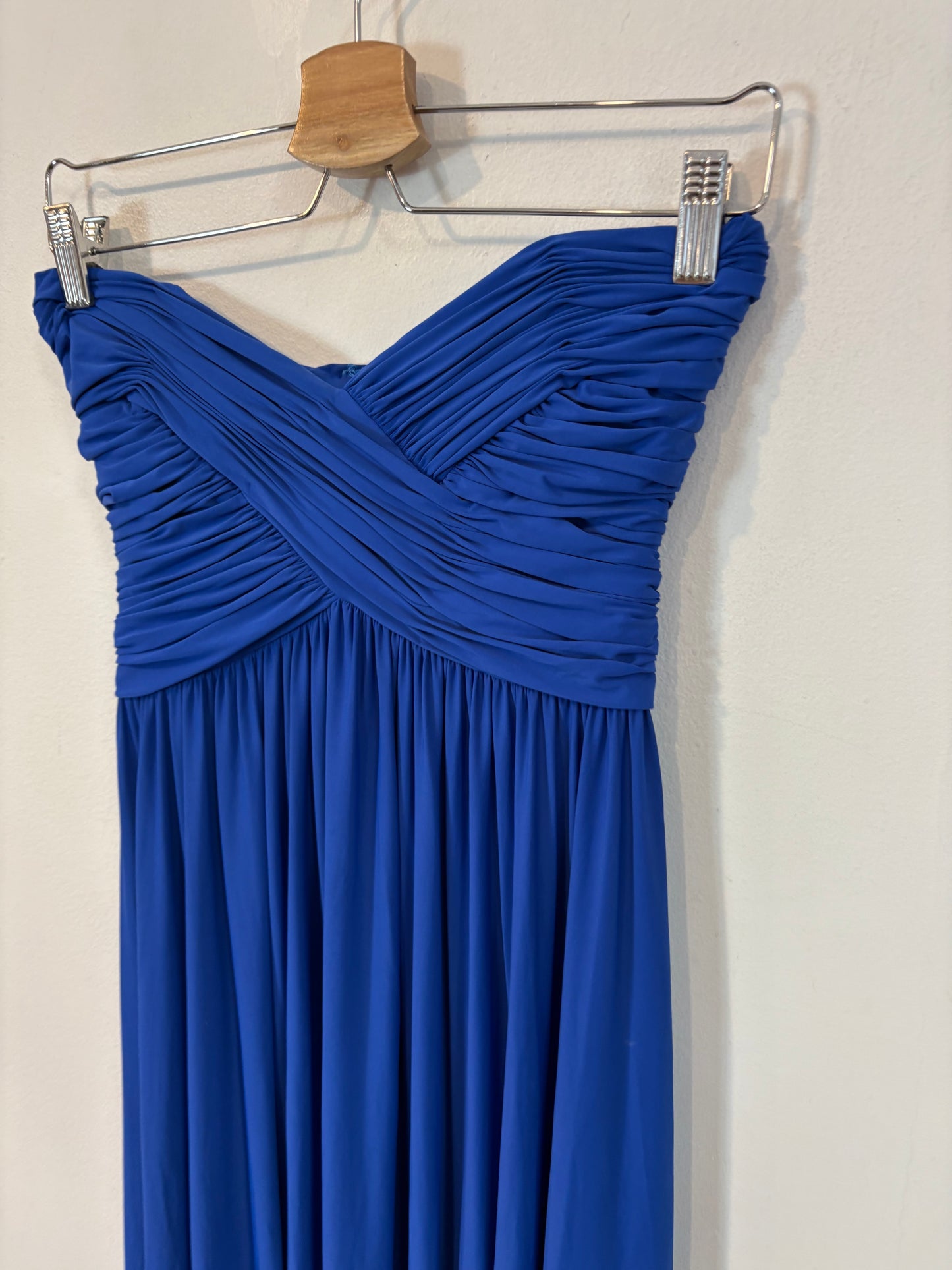 ANAMARIA COUTURE. Vestido max azul klein