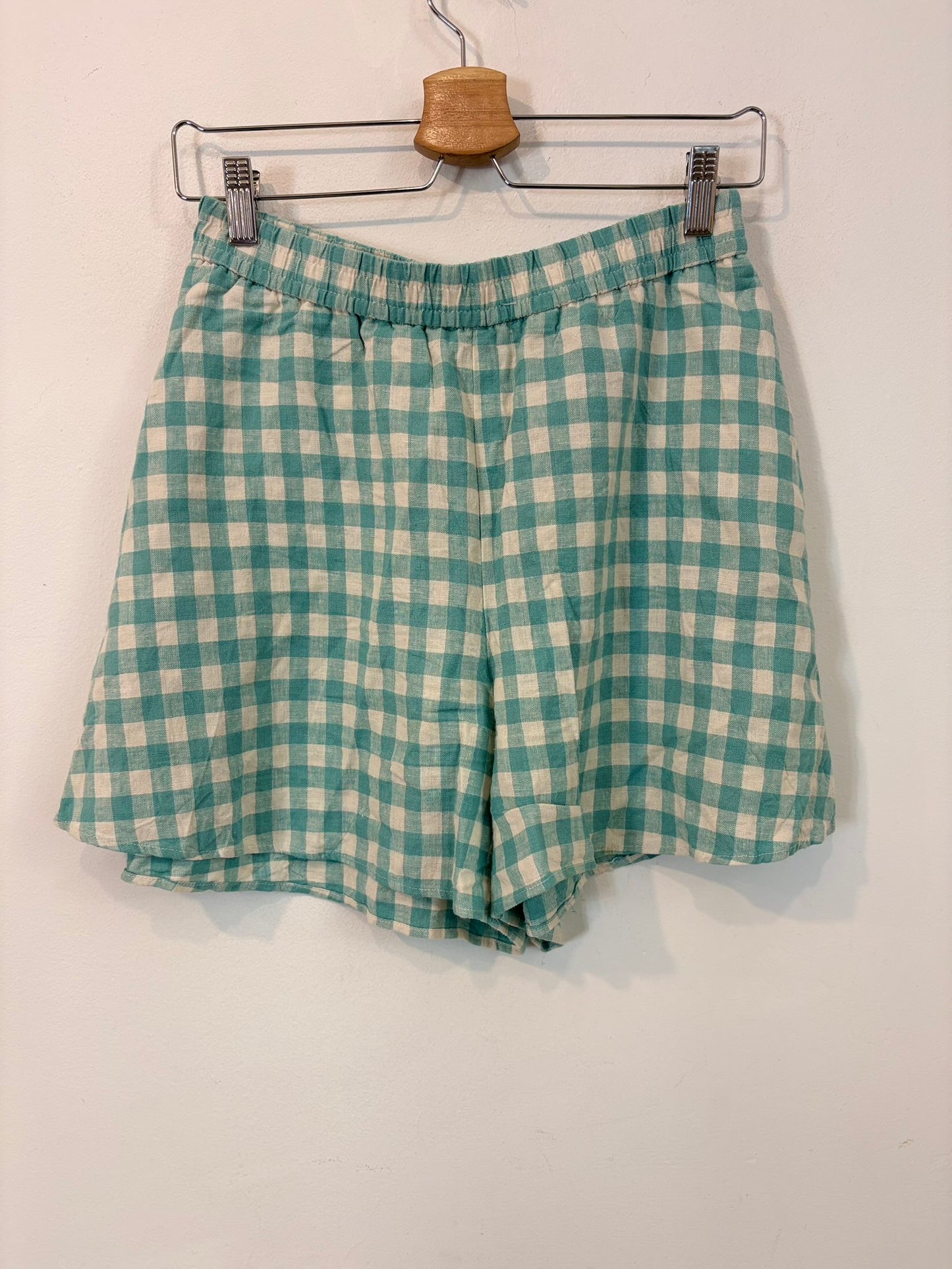 ZARA. Bermuda lino bolsillo en azul turquesa