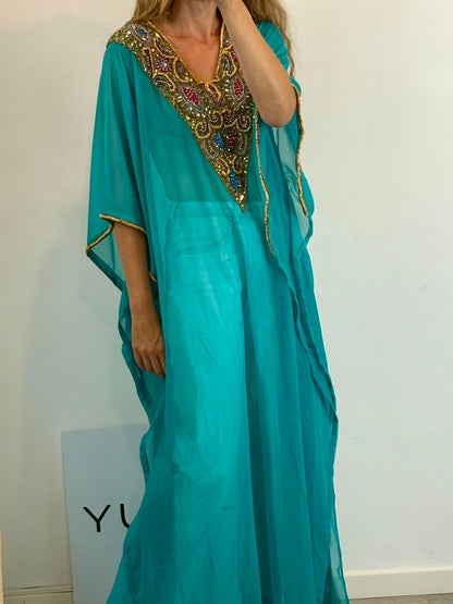 Kaftán azul turquesa escote pedreria
