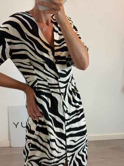 ZARA. Vestido abotonado cebra T.
