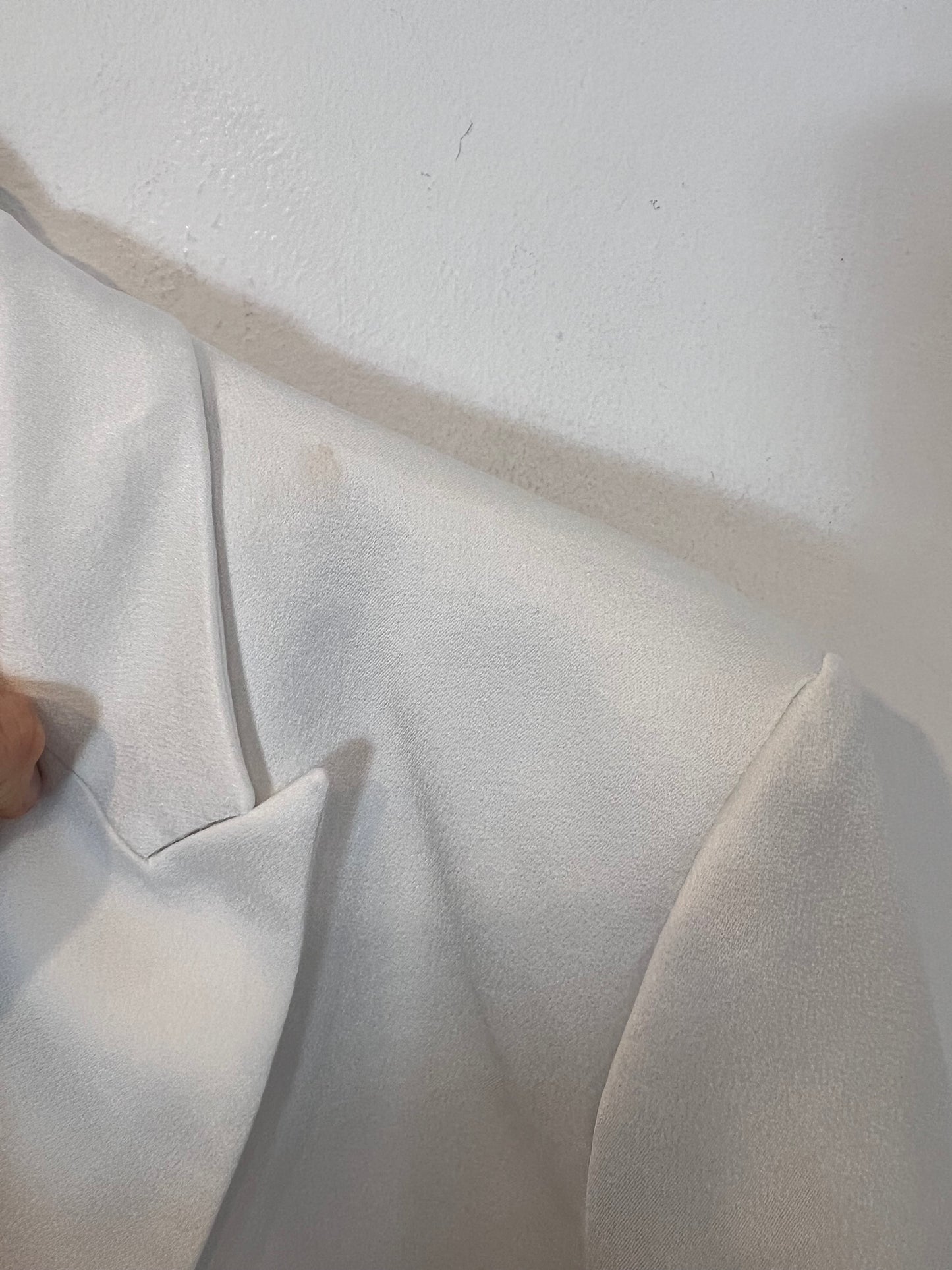 BA&amp;SH. White satin blazer T.2(m)