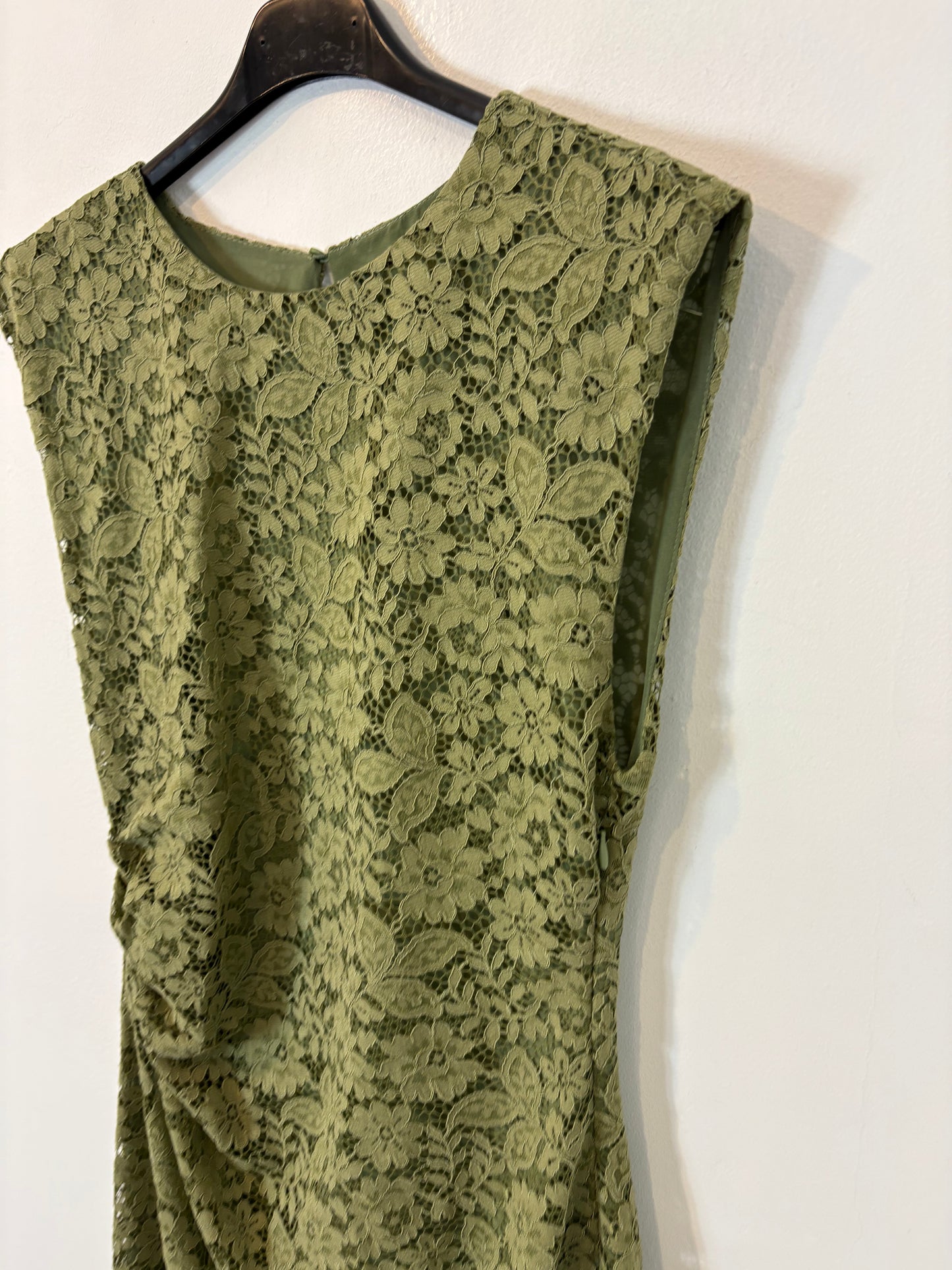 ZARA. Vestido largo encaje verde T.s