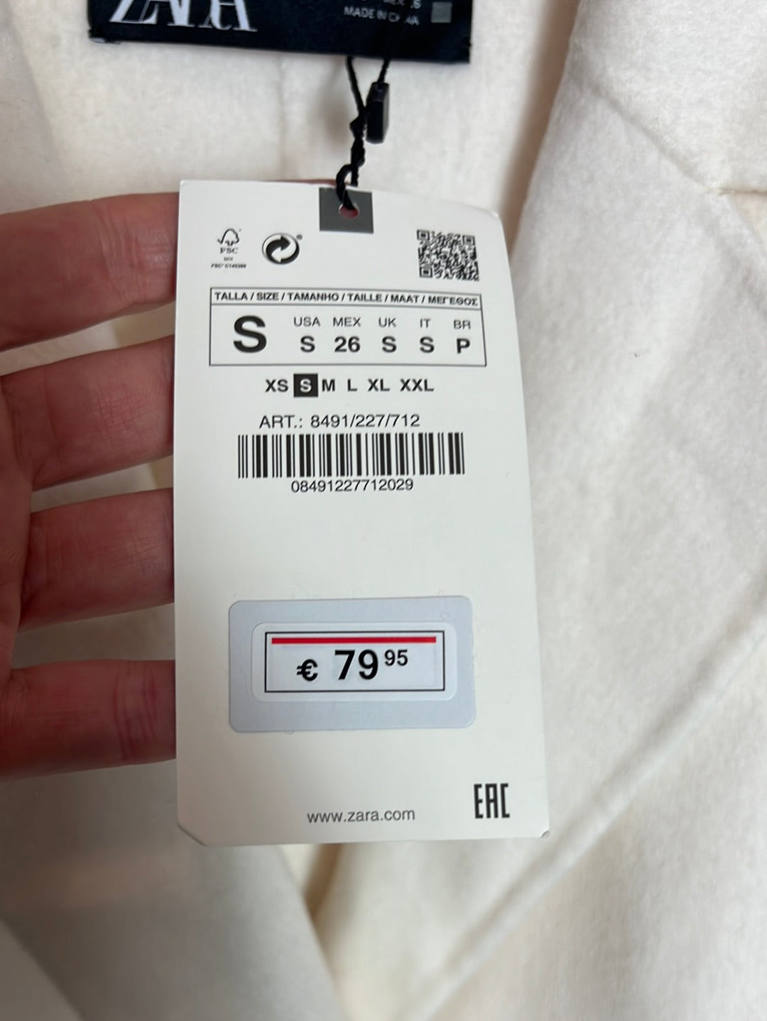 ZARA. Abrigo blancor roto botones dorados. T S