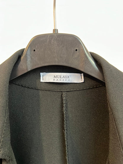MULAYA. Chaqueta negra fluida de entretiempo. TU