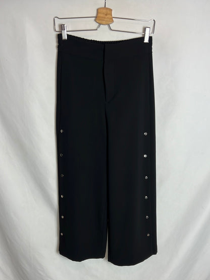 ZARA. Black culottes with side buttons, size 38
