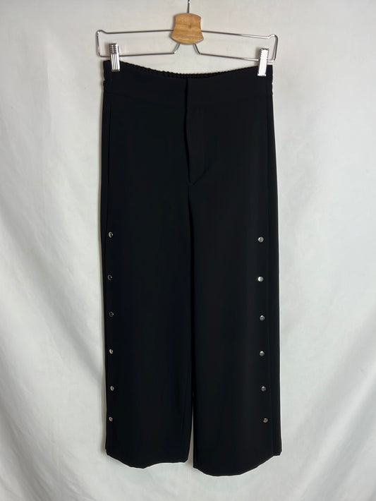 ZARA. Black culottes with side buttons, size 38