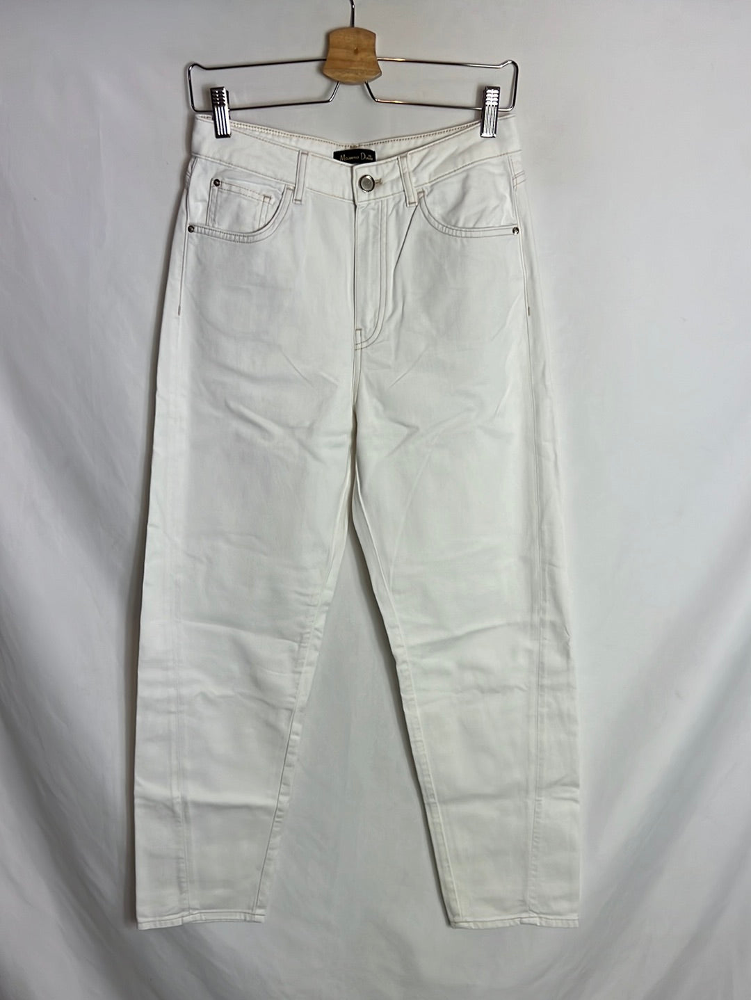 MASSIMO DUTTI. Denim blanco estilo mom fit costuras. T 38