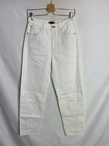 MASSIMO DUTTI. Denim blanco estilo mom fit costuras. T 38