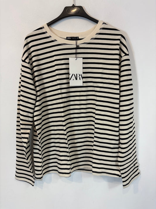 ZARA. Fine beige striped sweatshirt. TS