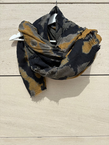 ZARA. Fular estampado verdes