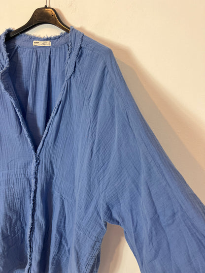 PULL&amp;BEAR. On blue shirt texture. TM/L