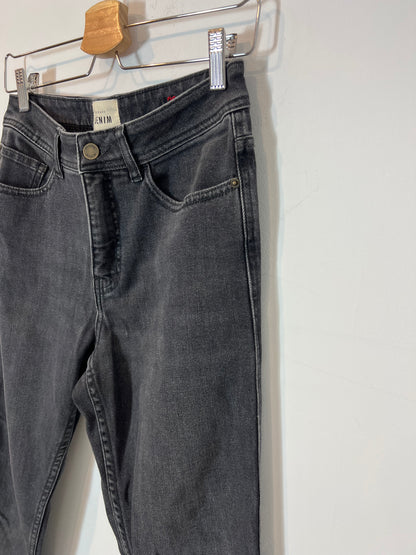 SEZANE. Pantalón denim negro pitillo T.26(36)