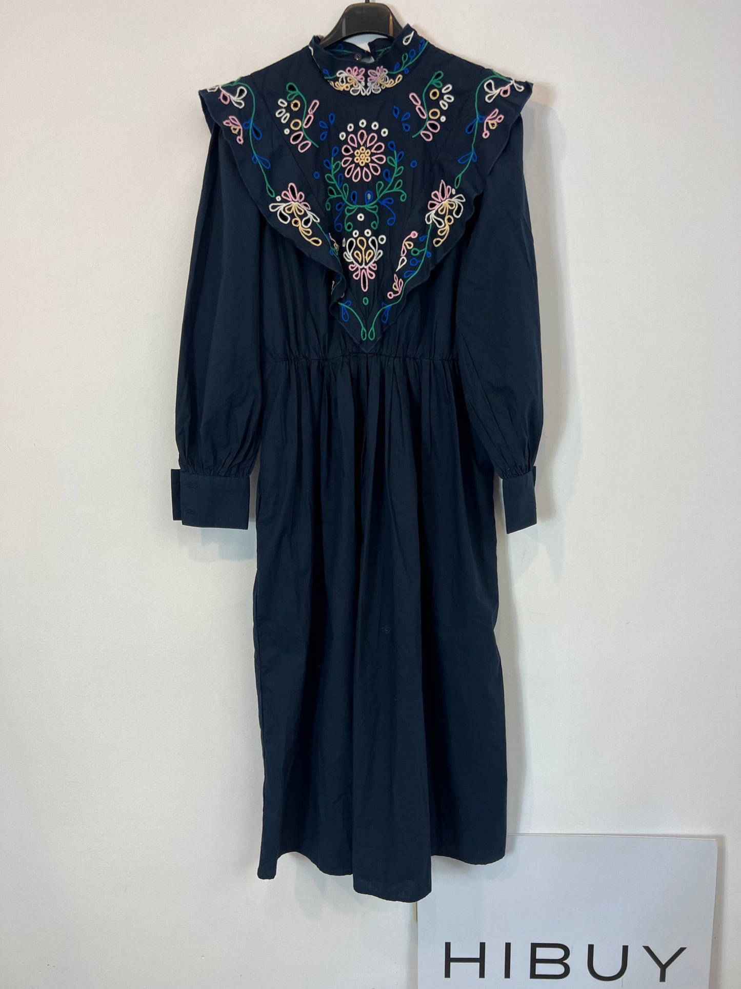 SFERA. Vestido midi azul bordados. T M