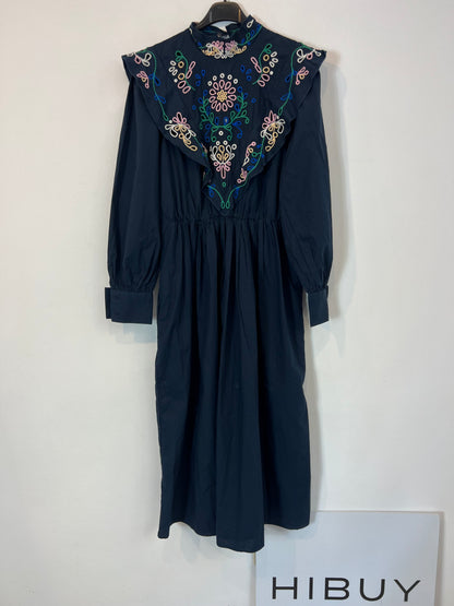 SFERA. Vestido midi azul bordados. T M
