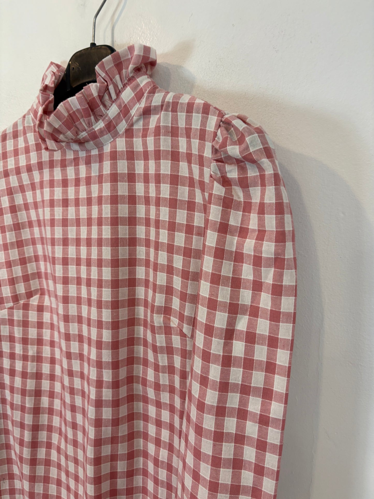 OTHERS. Pink plaid blouse with ruffle. TS