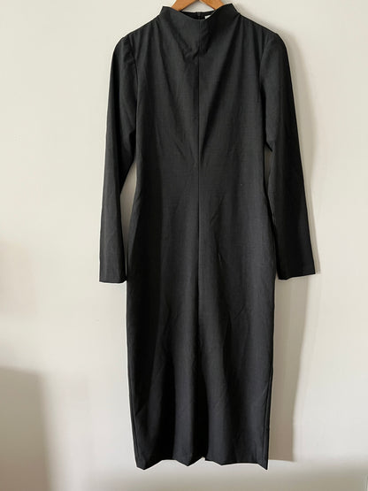 ZARA. Vestido gris cuello perkins