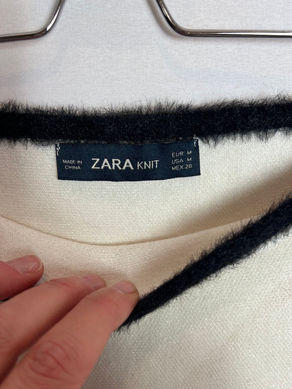 ZARA. Raw beige knit skirt Tm