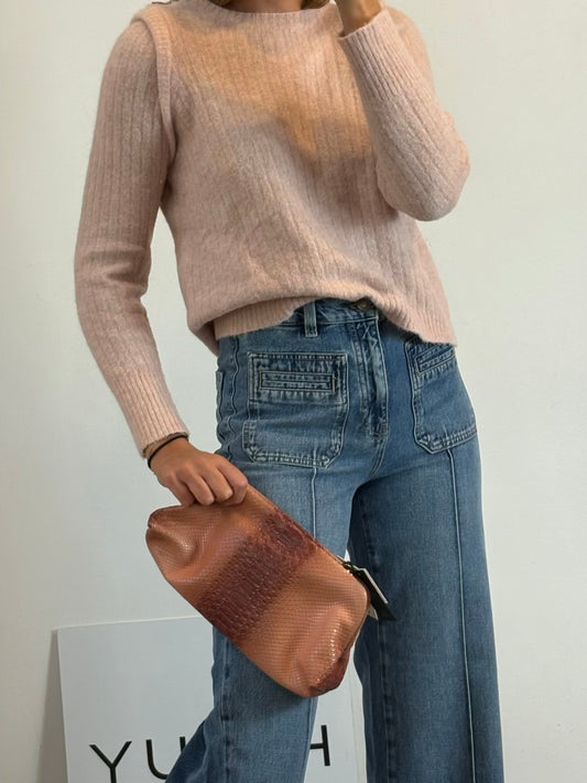 ZARA. Pouch de piel/ bolso con relieve edición limitada