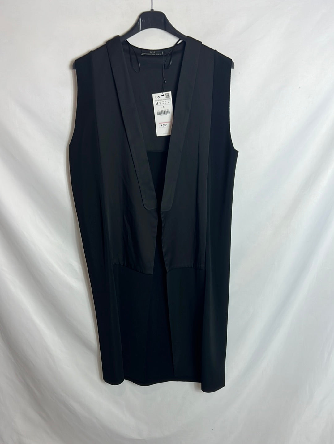 ZARA. Chaleco negro doble textura. T M