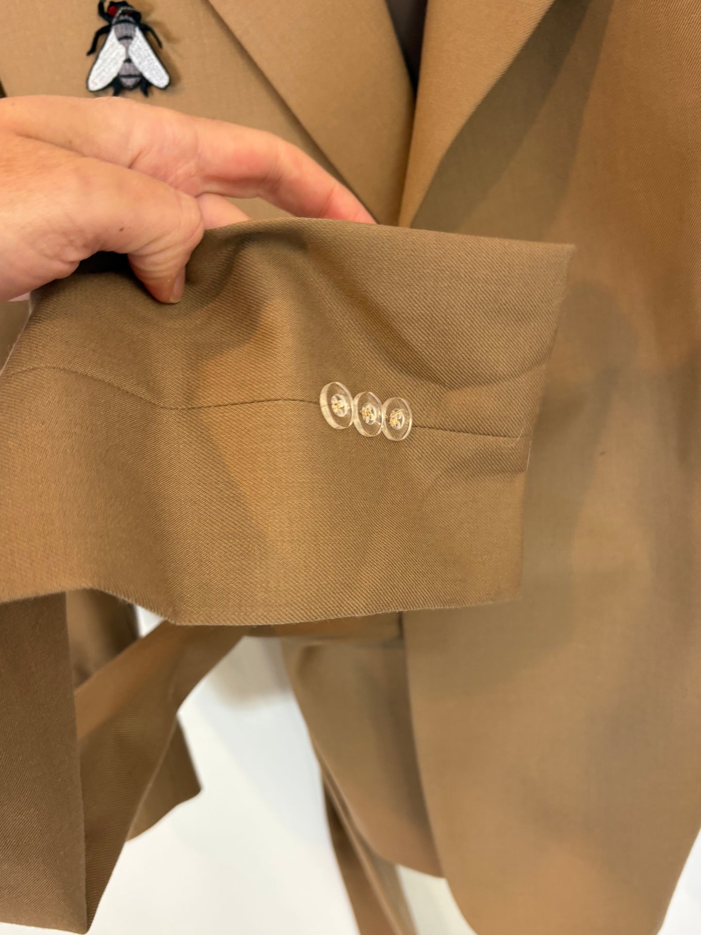 L'AMAR. Camel insect jacket suit. Size 52 (L)