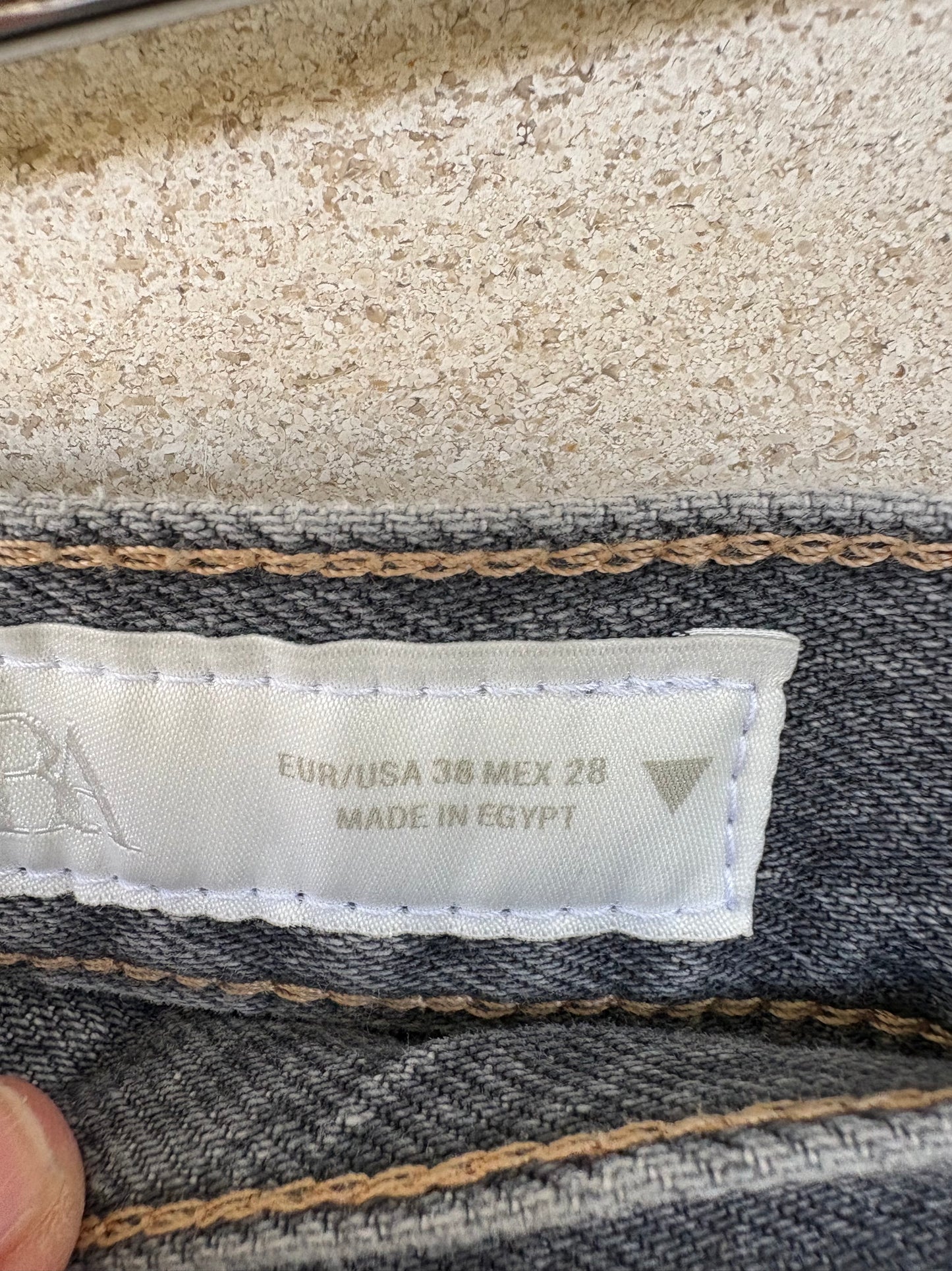 ZARA. Denim gris pata ancha