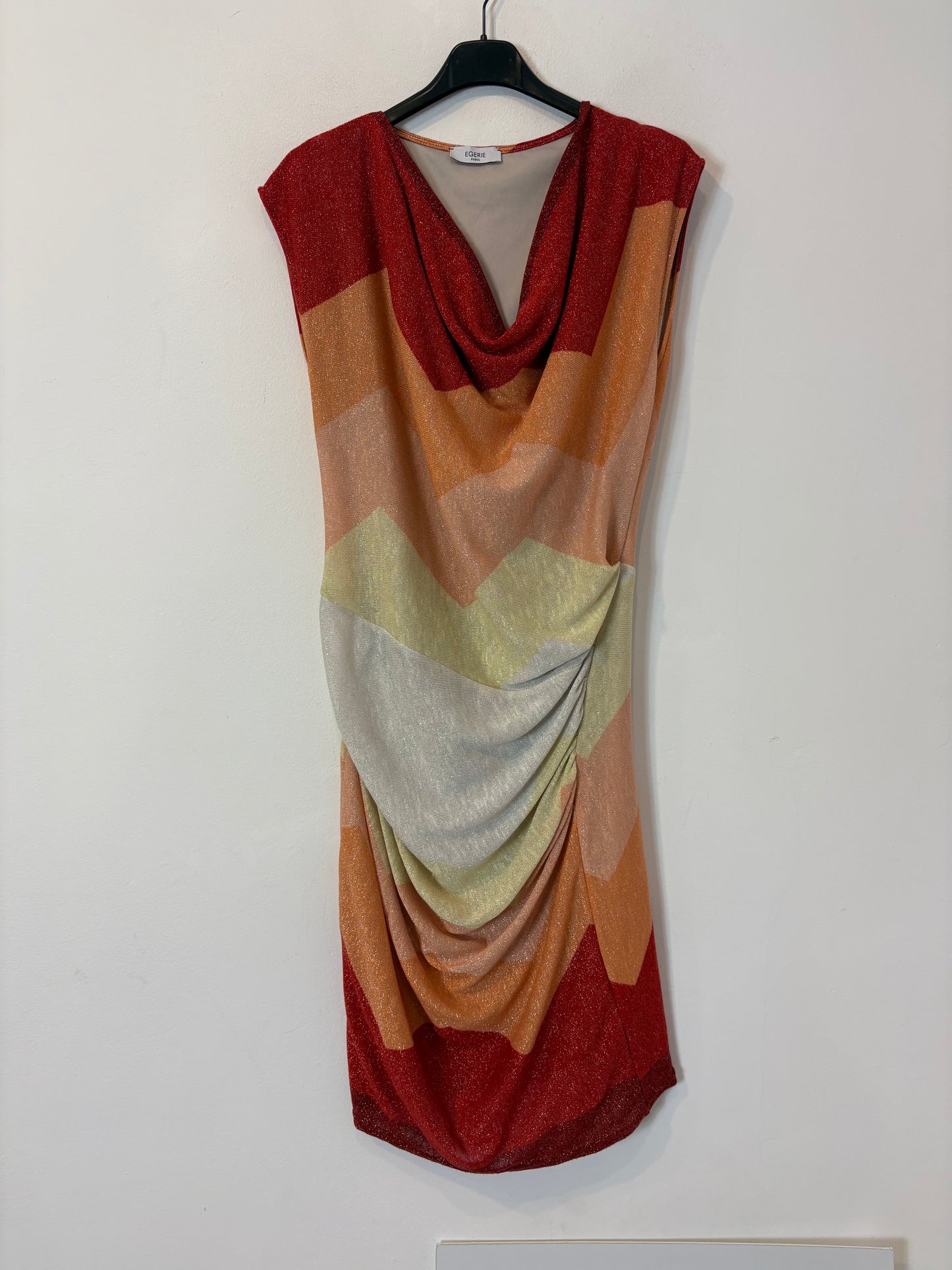 EGERIE ARIS. Vestido colores