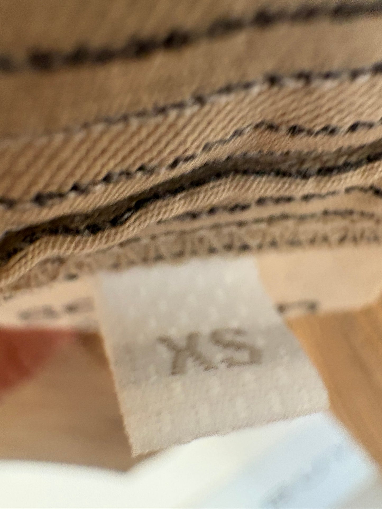 SESSÚN. Blusa beige tostado rayas