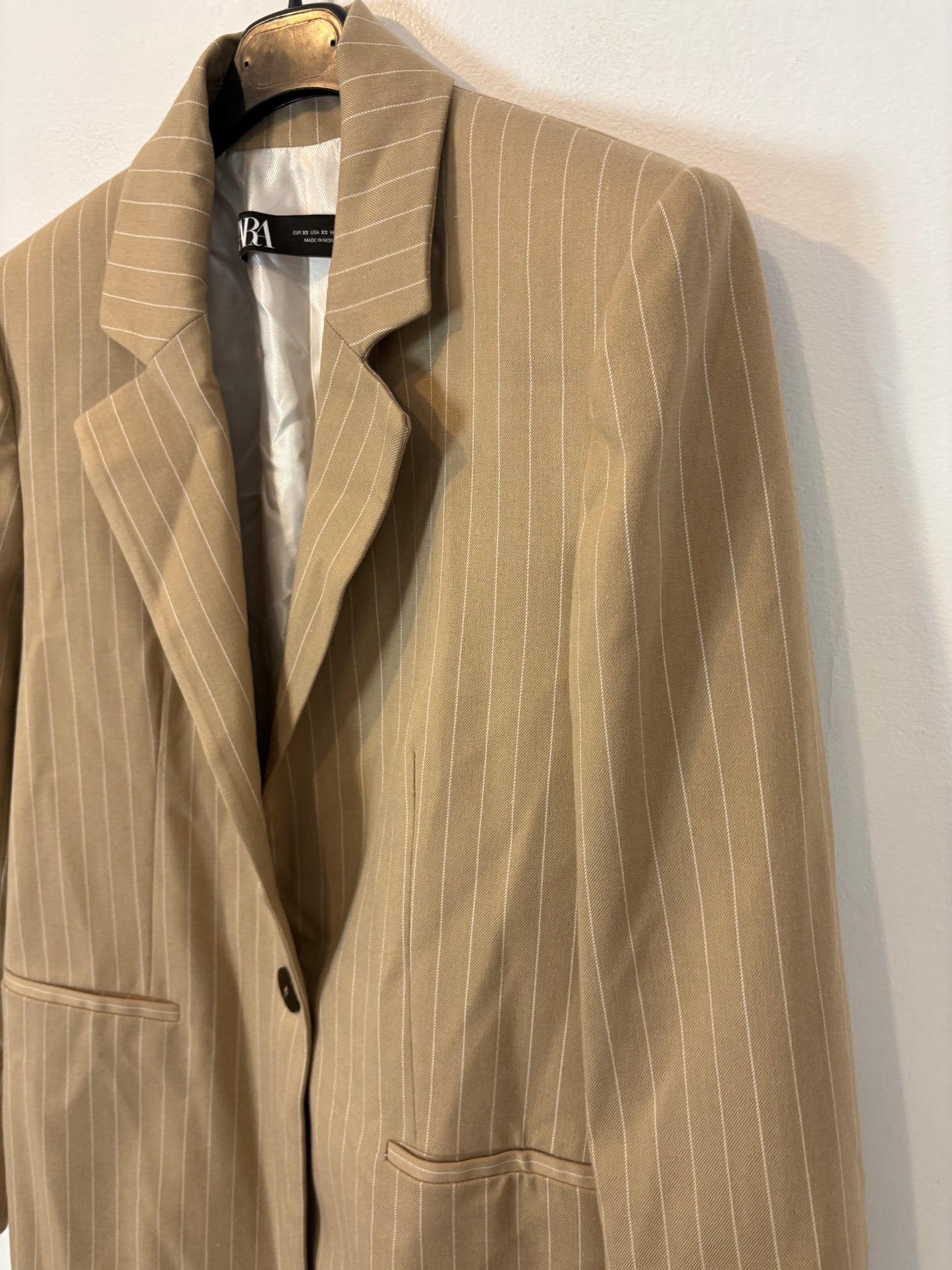 ZARA. Traje de chaqueta tostado raya diplomática