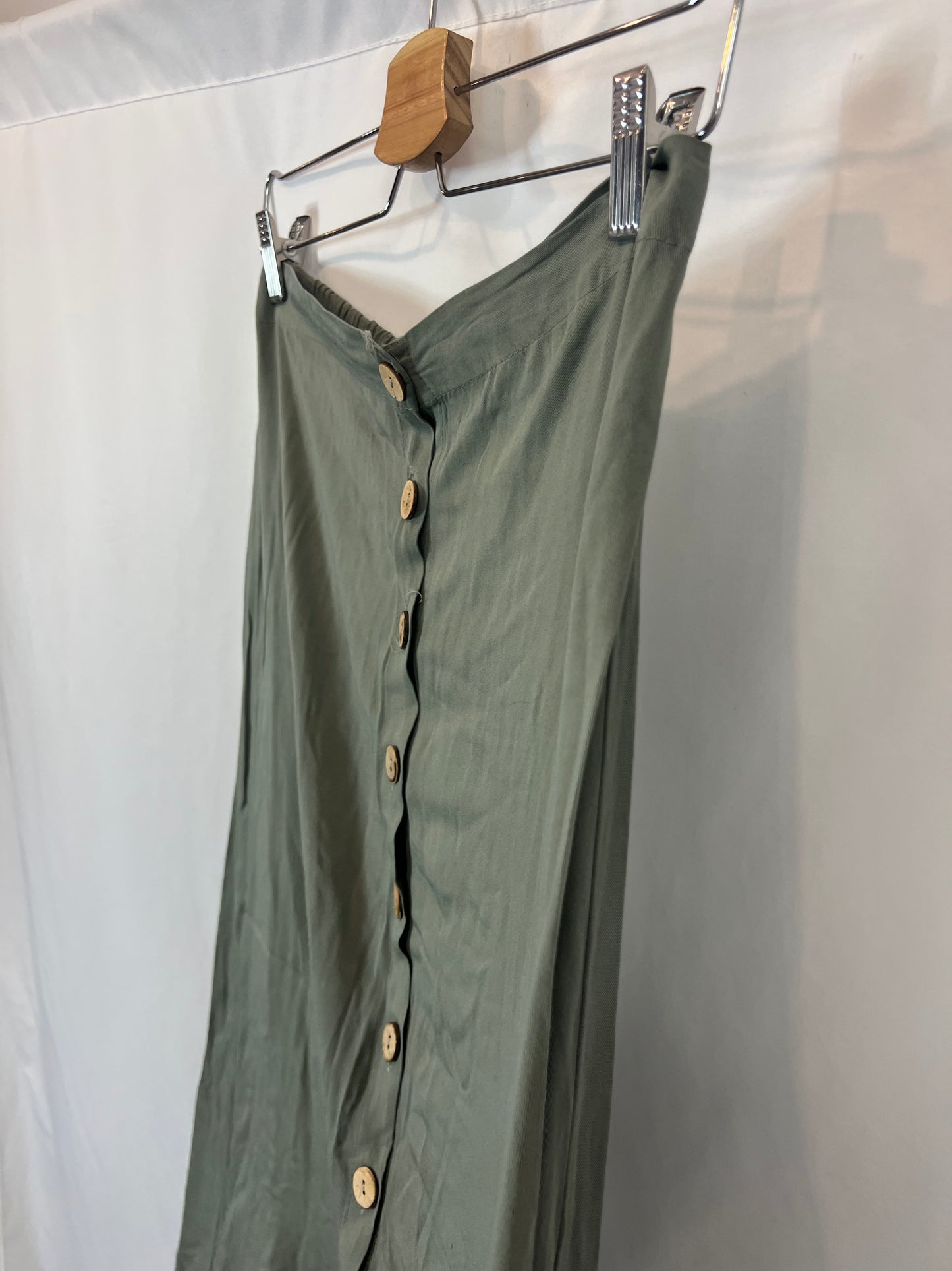 SENSE. Falda larga botones T.s