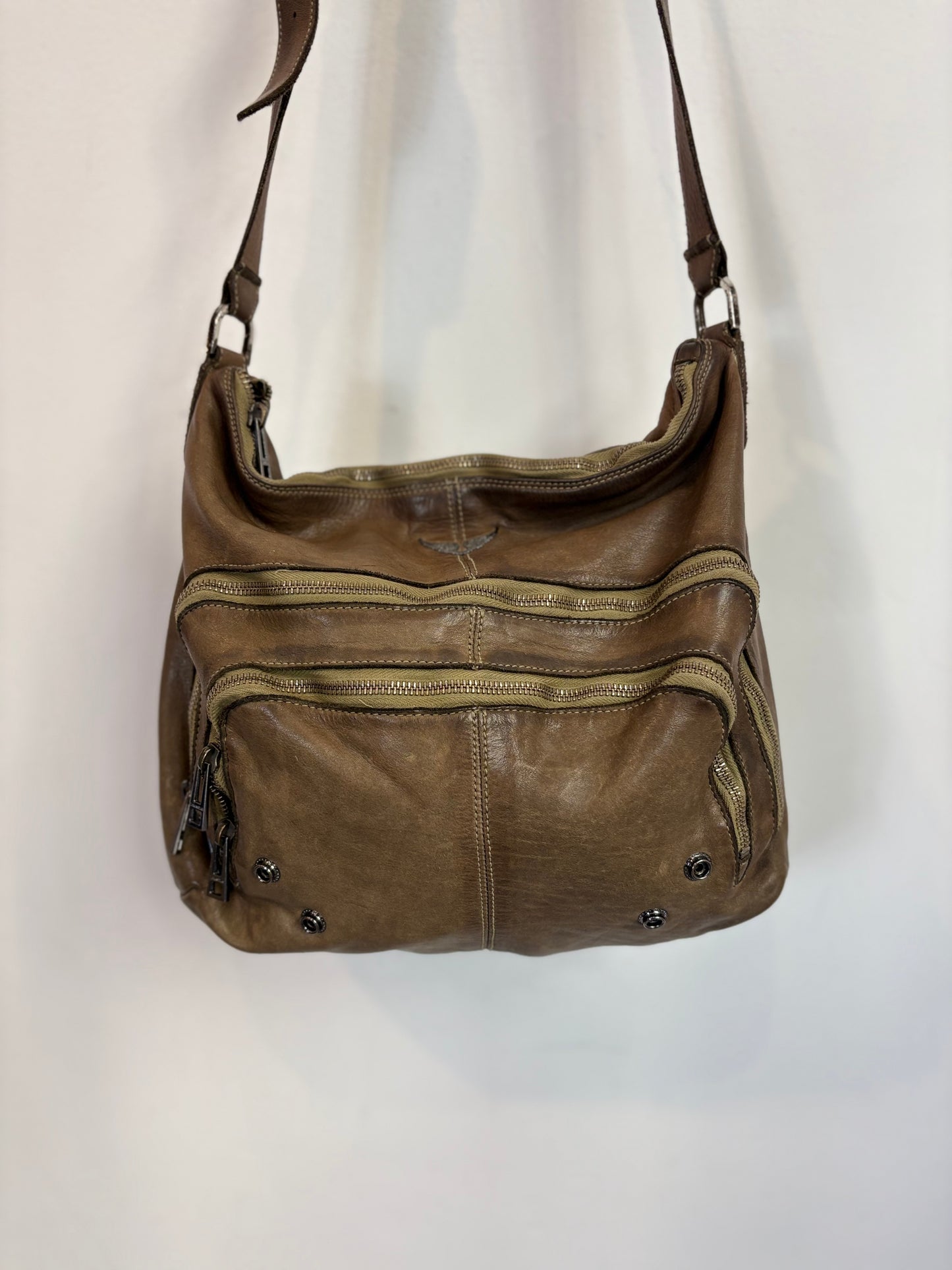 ZADIG & VOLTAIRE. Bolso bandolera  caqui bolsillos
