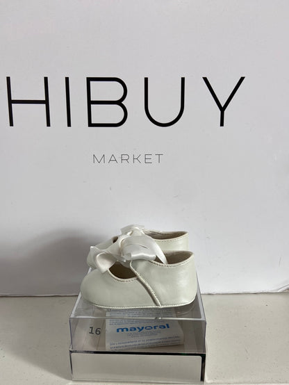 MAYORAL. White bow shoes, 0-2 months