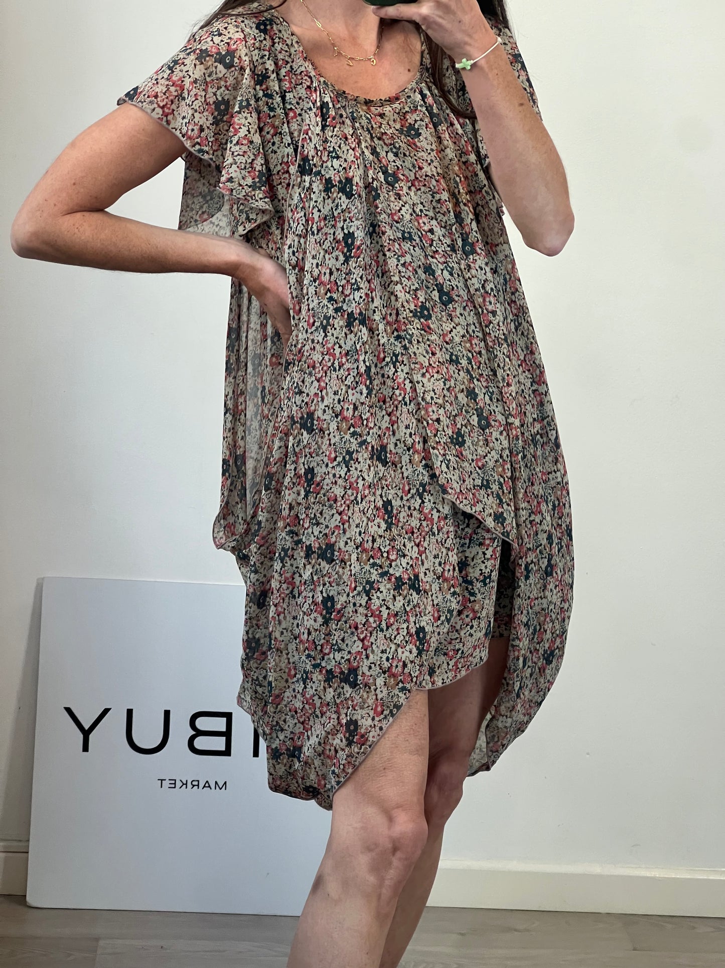 JOVONNISTA. Blusa flores fluida