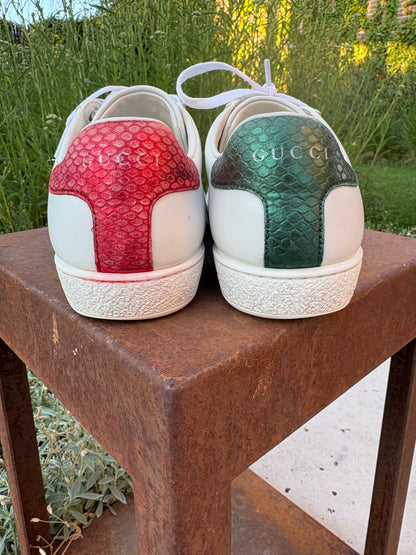 GUCCI. Zapatilla Ace con abeja T 37