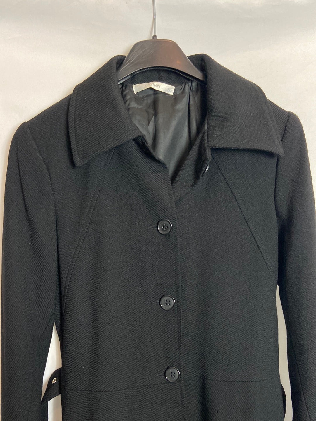 CLOTHES. Abrigo negro textura. T 36