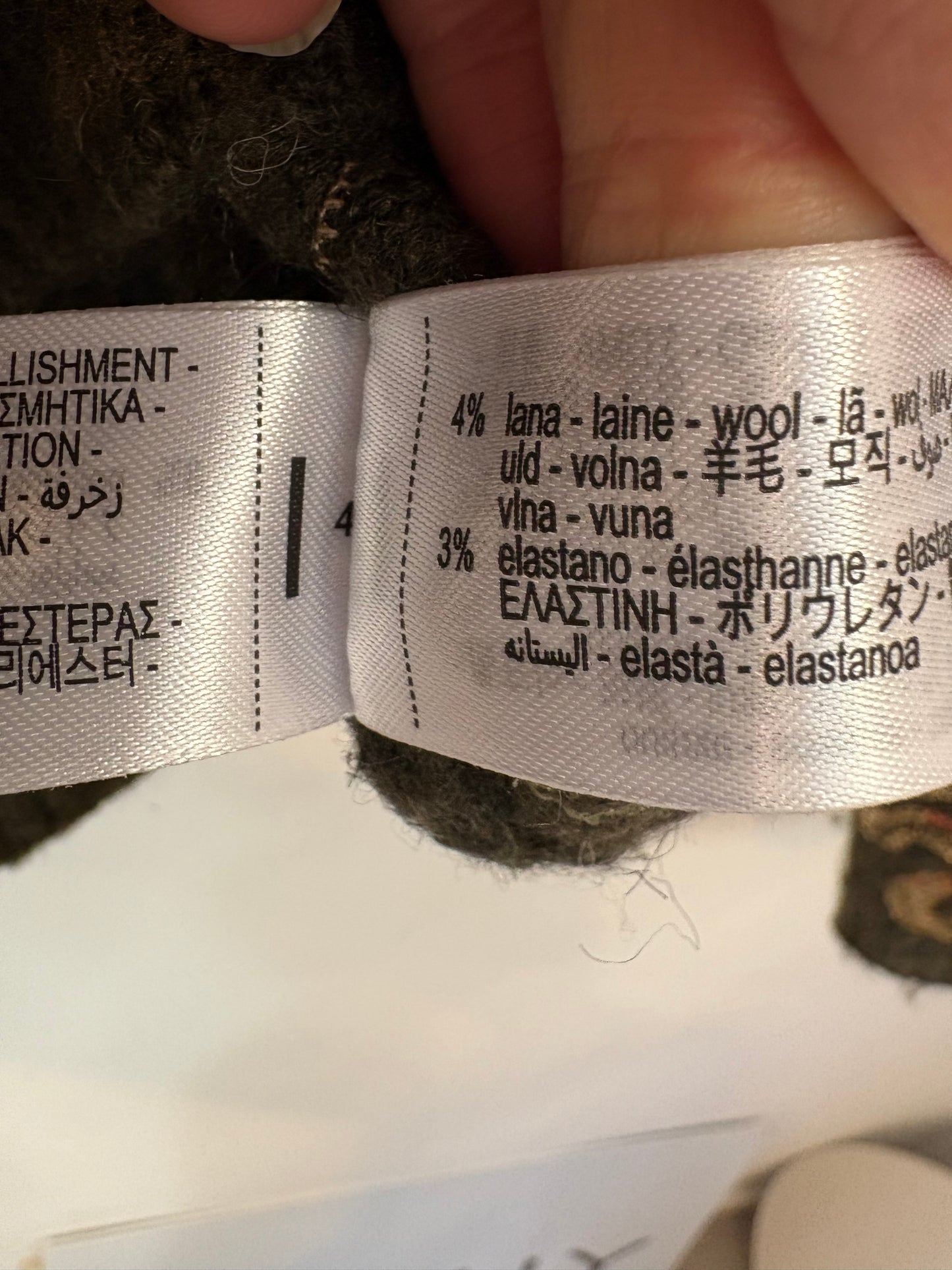 ZARA. Chaqueta punto verde lentejuelas