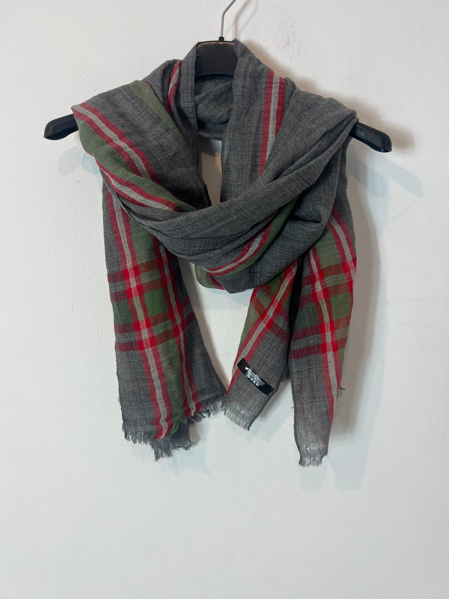 OTRAS. Bufanda cashemre gris