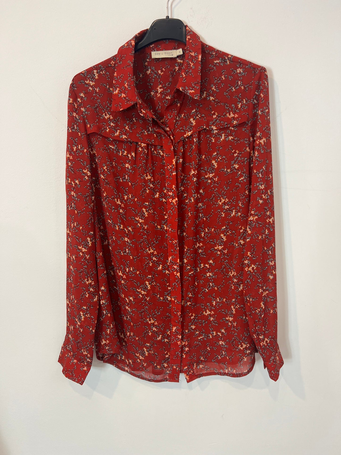 SEE U SOON. Blusa fluida flores. T 2(M)