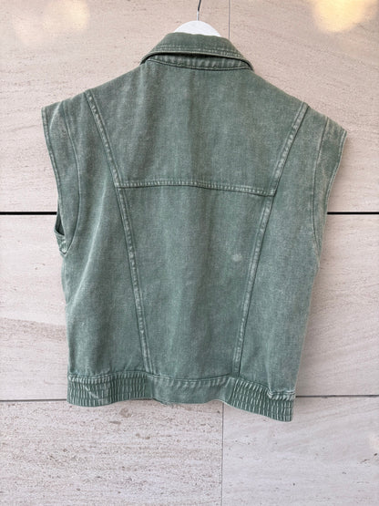 MASSIMO DUTTI. Short green skirt with pocket T.xs