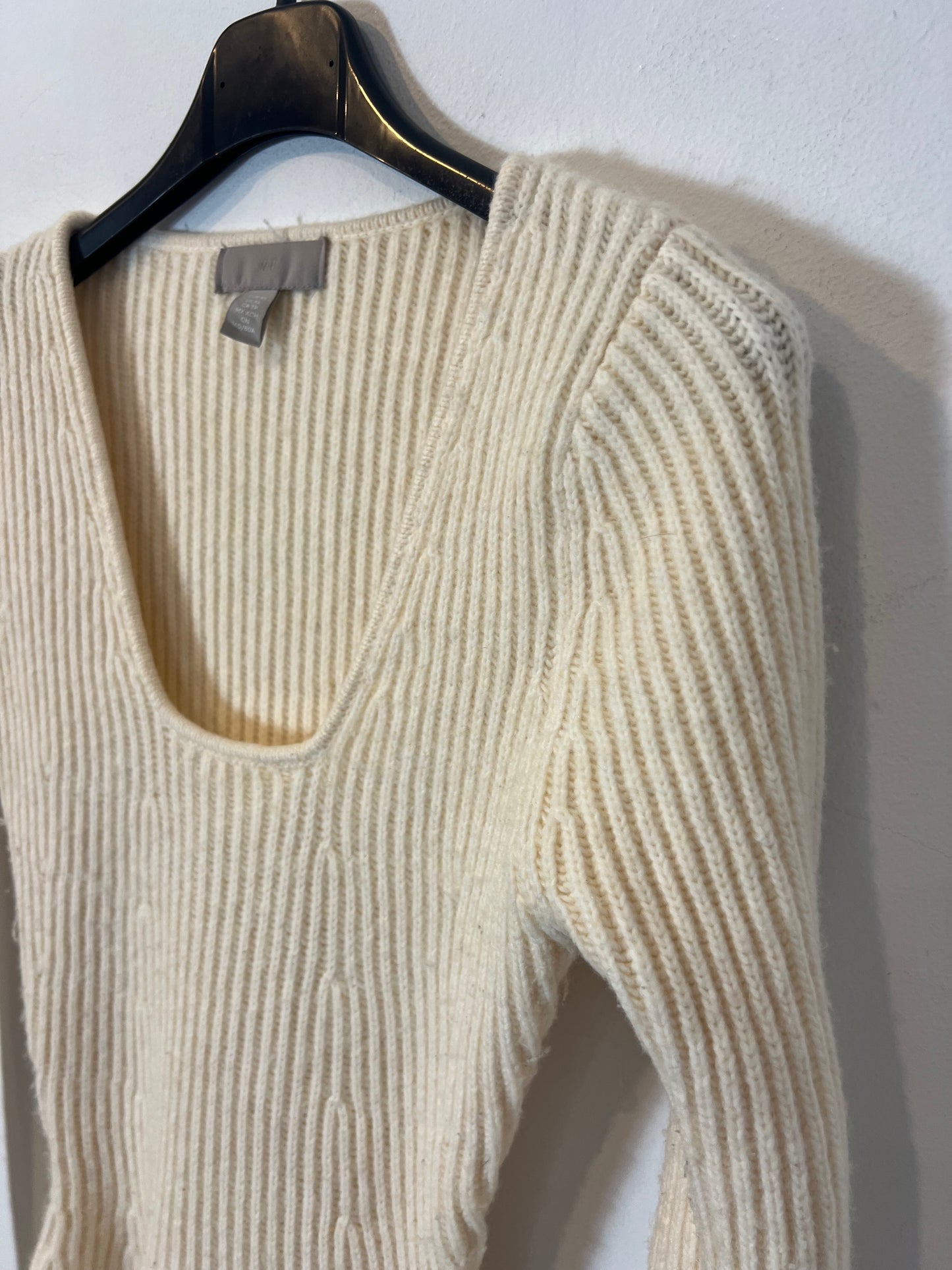 H&M. Top punto beige claro entallado. T XS