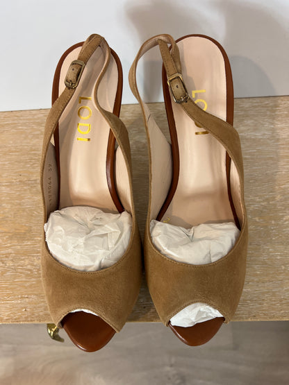 LODI. Tacones piel camel peeptoes. T 39