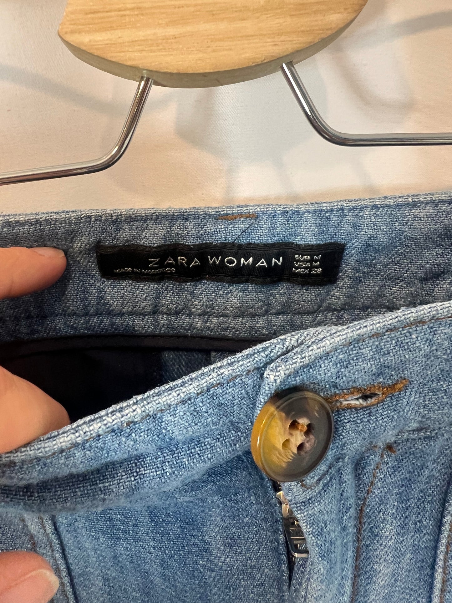 ZARA. Denim pata ancha detalle botones. T M