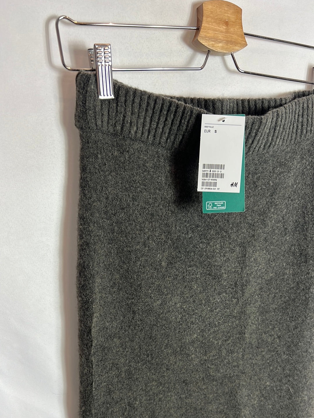 H&M.Falda midi punto verde. T S