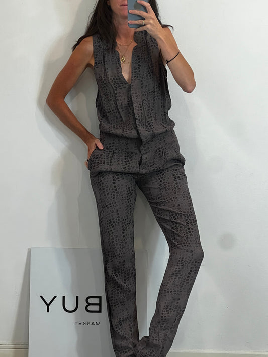 MAJE. Mono largo gris estampado