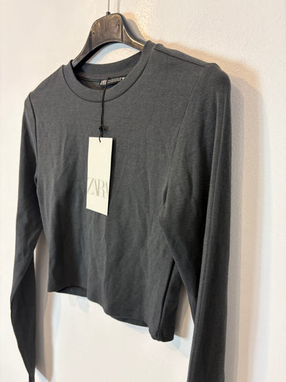ZARA. Camiseta gris manga larga